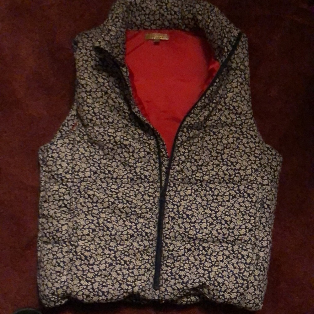 Once Worn - Navy “Princess” Winter Vest by Vera Wang - floral print